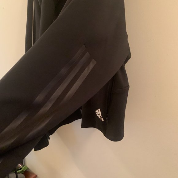 New Adidas zip up double lined jacket with breathable mesh inside.size 2XL. SOFT - Picture 6 of 6